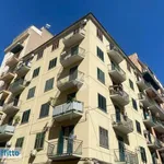 Affitto 3 camera appartamento di 102 m² in Palermo