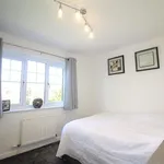 Rent 4 bedroom flat in South East England