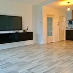 Huur 3 slaapkamer appartement van 96 m² in Bloemenbuurt-West