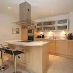 Rent 2 bedroom flat in West Sussex