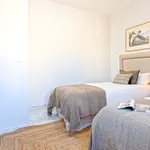 Rent 2 bedroom apartment of 721 m² in Córdoba