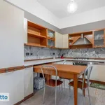 Affitto 3 camera casa di 80 m² in Milan