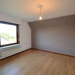 Maison de 900 m² avec 4 chambre(s) en location à Bellem