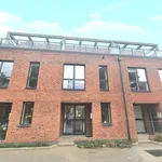 Rent 3 bedroom flat in East Midlands