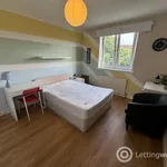 Rent 3 bedroom flat in Aberdeen