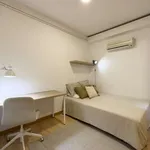 Rent a room of 80 m² in barcelona