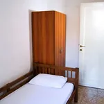 Rent a room of 80 m² in Milan