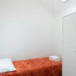 Rent 2 bedroom apartment of 55 m² in lisbon