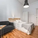 Rent a room of 120 m² in barcelona