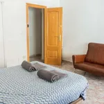 Rent a room of 200 m² in valencia