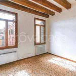 Rent 5 bedroom apartment of 119 m² in Venezia