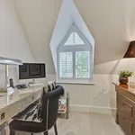 Rent 3 bedroom apartment in Elmbridge