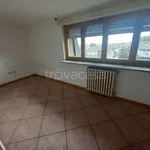 Affitto 3 camera appartamento di 75 m² in Borgomanero