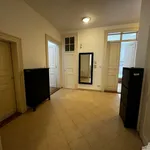 Pronajměte si 3 ložnic/e byt o rozloze 119 m² v Prague