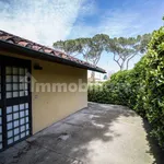 Rent 5 bedroom house of 561 m² in Rome