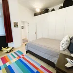 Huur 3 slaapkamer appartement van 250 m² in Sint-Gillis