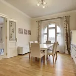 Pronajměte si 4 ložnic/e byt o rozloze 150 m² v Prague