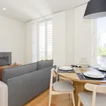 Rent 2 bedroom apartment of 60 m² in Porto