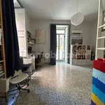 Affitto 4 camera appartamento di 130 m² in Naples