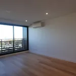 Rent 2 bedroom apartment in North Melbourne