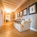 Rent 5 bedroom apartment of 300 m² in Florence