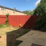 Rent 3 bedroom flat in East Midlands