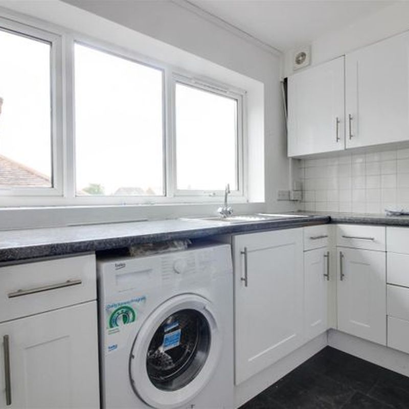 Flat to rent in Crossbrook Street, Cheshunt, Waltham Cross EN8