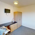 Rent 3 bedroom flat in North West England