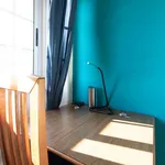 Rent a room of 100 m² in lisbon