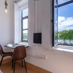 Rent 2 bedroom apartment of 20 m² in Porto