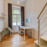 Rent 4 bedroom apartment in Prague