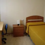 Rent a room in Valencia']