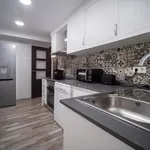 Rent 4 bedroom apartment of 90 m² in Valencia