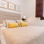 Rent 1 bedroom apartment of 538 m² in Granada