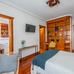 Rent 7 bedroom apartment in Madrid