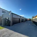 Rent 3 bedroom apartment in Unanderra