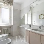 Rent 2 bedroom apartment of 85 m² in Milano