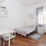 Rent a room of 100 m² in madrid