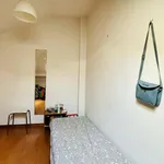 Rent a room of 70 m² in lisbon