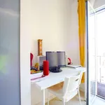 Rent a room of 100 m² in valencia