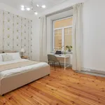 Rent 10 bedroom apartment in Lisbon