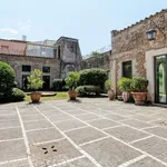 Rent 5 bedroom house of 453 m² in Roma