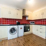 Rent 3 bedroom flat in Leeds