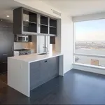 Rent 2 bedroom apartment in Manhattan