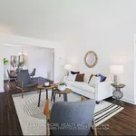 Maison de 2142 m² avec 3 chambre(s) en location à Toronto (Markland Wood)