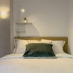 Rent 4 bedroom apartment in Barcelona