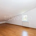 Rent 5 bedroom house of 240 m² in Roma