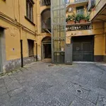 Affitto 3 camera appartamento di 70 m² in Naples