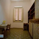 Affitto 6 camera casa di 120 m² in Arezzo