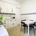 Rent a room of 210 m² in lisbon